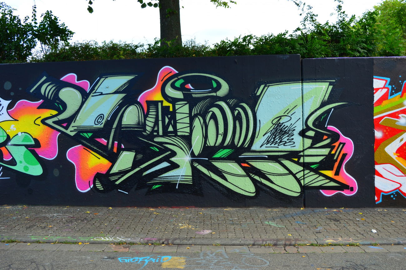 Graffiti Wall - Photo by WhiteBoy77 - sweet, rm, eyman (2015)