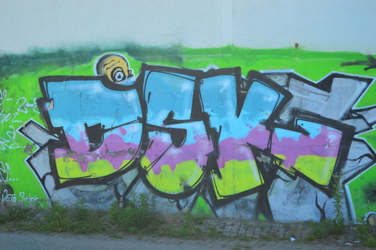 Graffiti Wall - Photo by WhiteBoy77 - DSK, Kiosk, Eyman (2015)