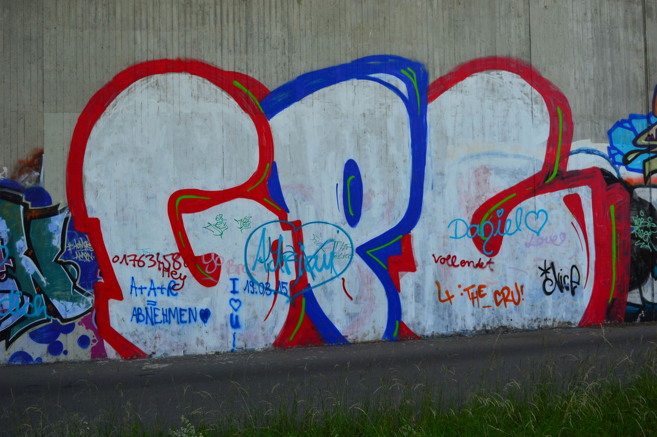 Graffiti Wall - Photo by WhiteBoy77 - gpc, cks, 12 (2015)