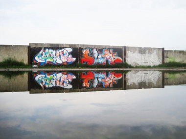 Graffiti Wall - Photo by Whiteone - white, acetwo (2011)