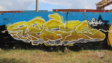 Graffiti Wall - Photo by Whiteone - White (2014)