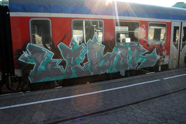 Graffiti Train in Hamburg - Photo by WhootsUp - Labor, RAF (2013)