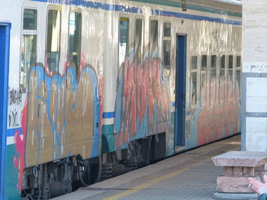 Graffiti Train in Genua - Photo by WhootsUp (2016)
