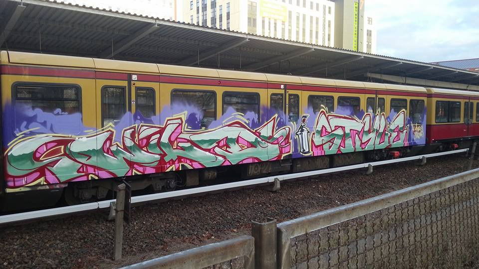 Graffiti Train - Photo by WildstyleShop - berlin, wildstylemagazine, vandals