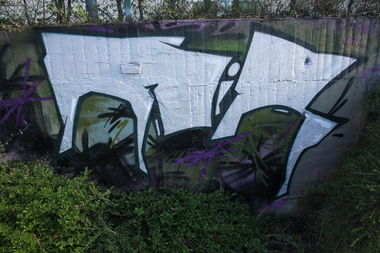 Graffiti Bombing - Photo by Willitanner - noir, ambre, bombing (2015)