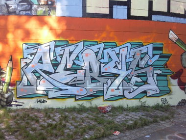 Graffiti Wall in Vienna - Photo by Wolfneck - austria, wien, danube