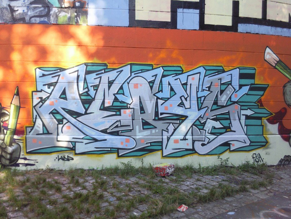 Graffiti Wall in Vienna - Photo by Wolfneck - austria, wien, danube