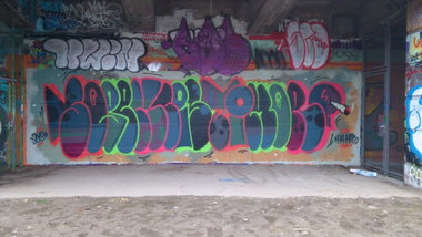 Graffiti Wall in Vienna - Photo by Wolfneck - vienna, throwup, wien