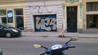 Graffiti Bombing in Vienna - Photo by Wolfneck - vienna, austria, we`r