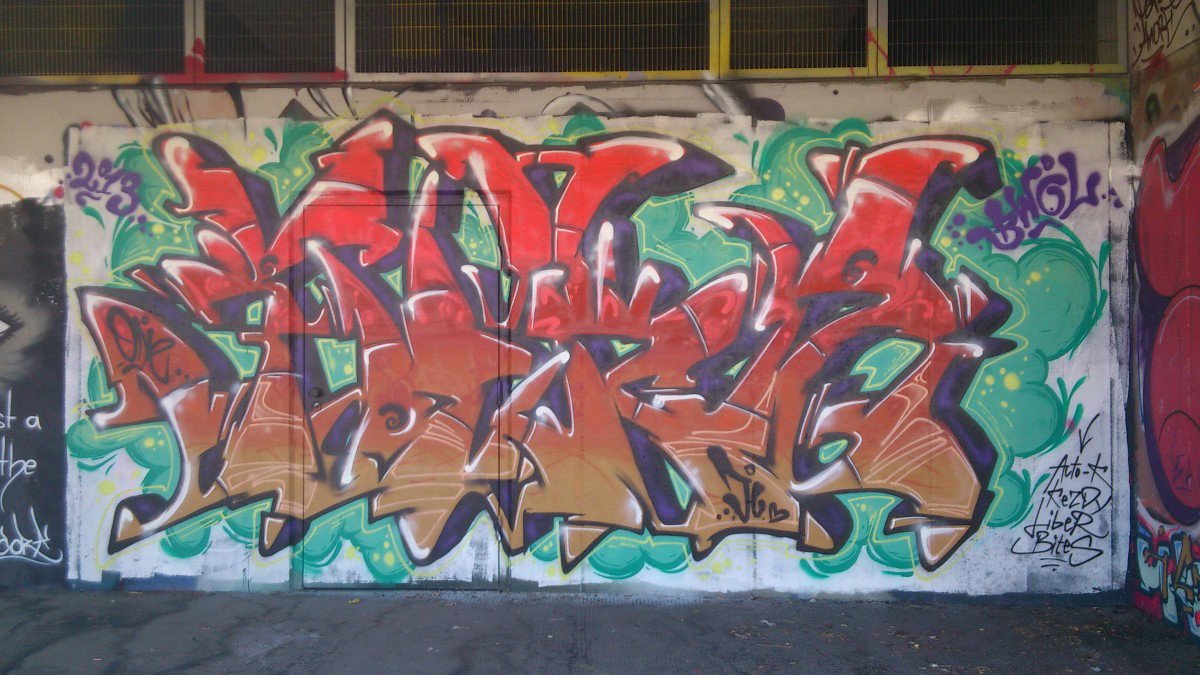 Graffiti Wall in Vienna - Photo by Wolfneck - vienna, danube, austria