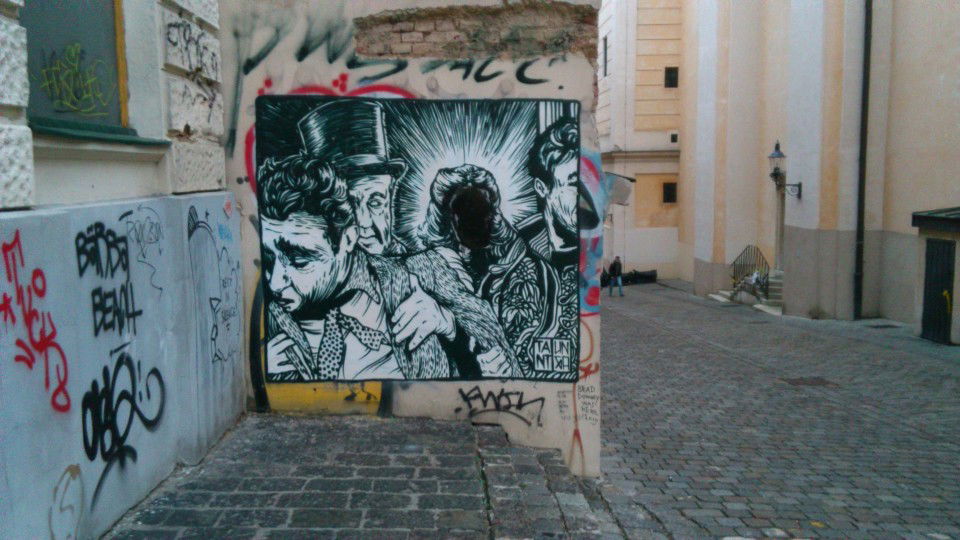 Graffiti Street Art in Vienna - Photo by Wolfneck - vienna, broken, fingaz