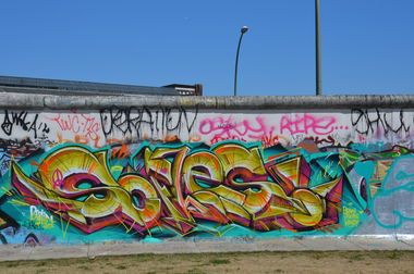 Graffiti Wall in Berlin - Photo by Wolfneck - sofles, australia, europ (2013)