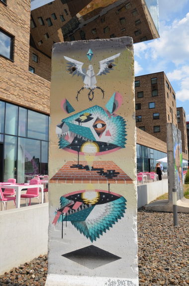 Graffiti Wall in Berlin - Photo by Wolfneck - low, bros, lowbros