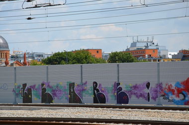 Graffiti Bombing in Vienna - Photo by Wolfneck - vienna, line, wien