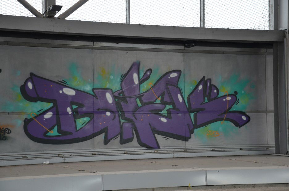 Graffiti Bombing in Vienna - Photo by Wolfneck - bhek, graffiti, vienna