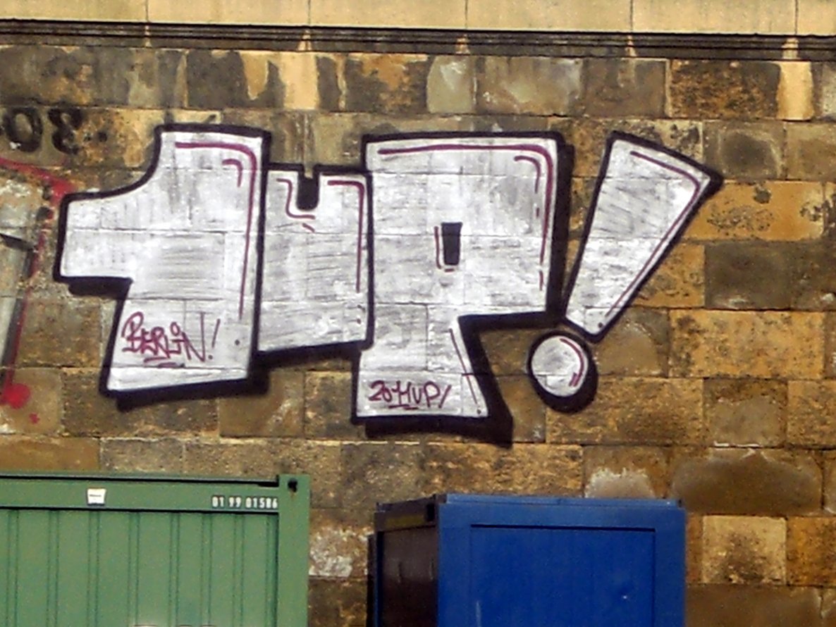 Graffiti Bombing in Vienna - Photo by Wolfneck - bombing, 1up, 1up