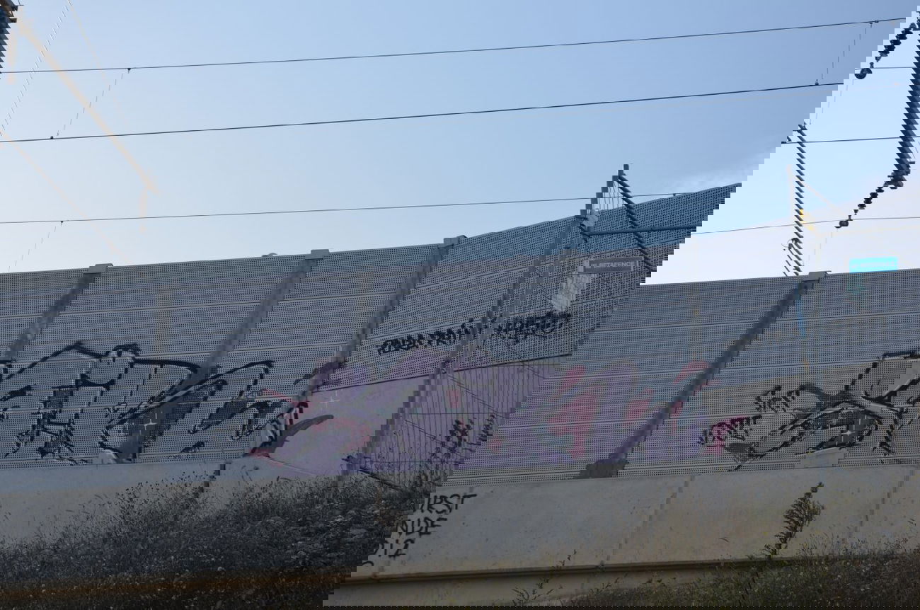 Graffiti Bombing in Vienna - Photo by Wolfneck - sair, graffiti, wien