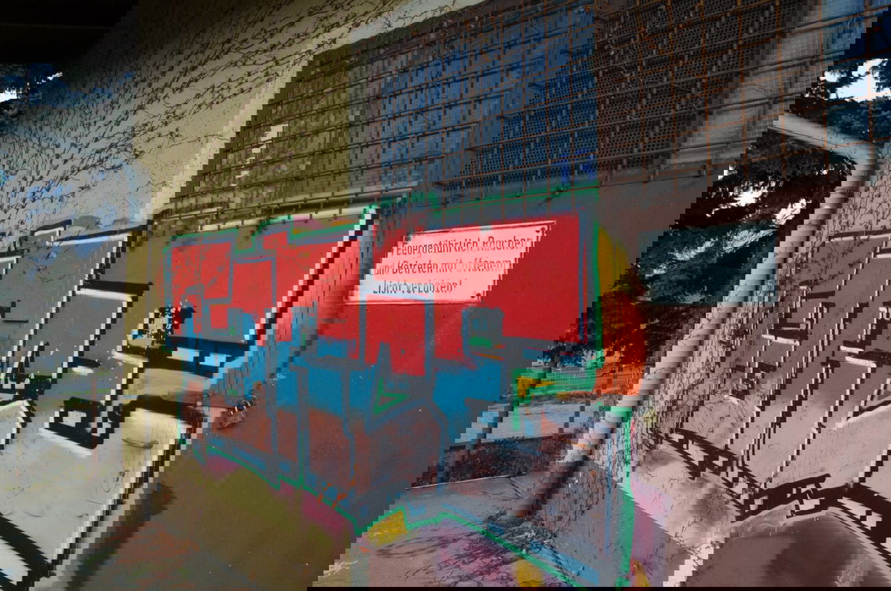 Graffiti Bombing in Vienna - Photo by Wolfneck - bombing, wien, vienna