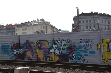 Graffiti Bombing in Vienna - Photo by Wolfneck - earl, graffiti, line