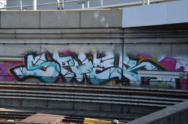 Graffiti Bombing in Vienna - Photo by Wolfneck - line, subway, graffiti