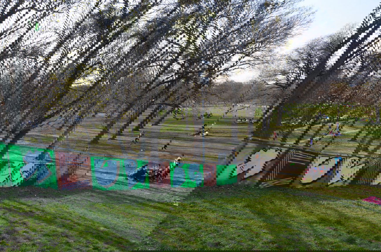 Graffiti Bombing in Vienna - Photo by Wolfneck - curtis, vienna, wien