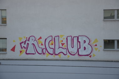 Graffiti Bombing in Vienna - Photo by Wolfneck - rclub, wien, vienna