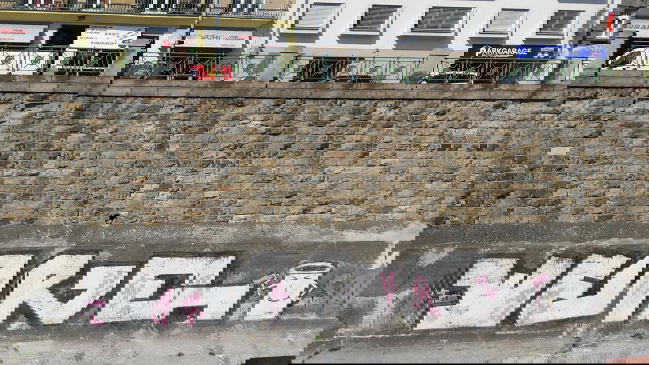 Graffiti Wall in Vienna - Photo by Wolfneck - we, are, crew