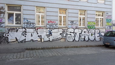 Graffiti Bombing in Vienna - Photo by Wolfneck - bombing, kats, stacy