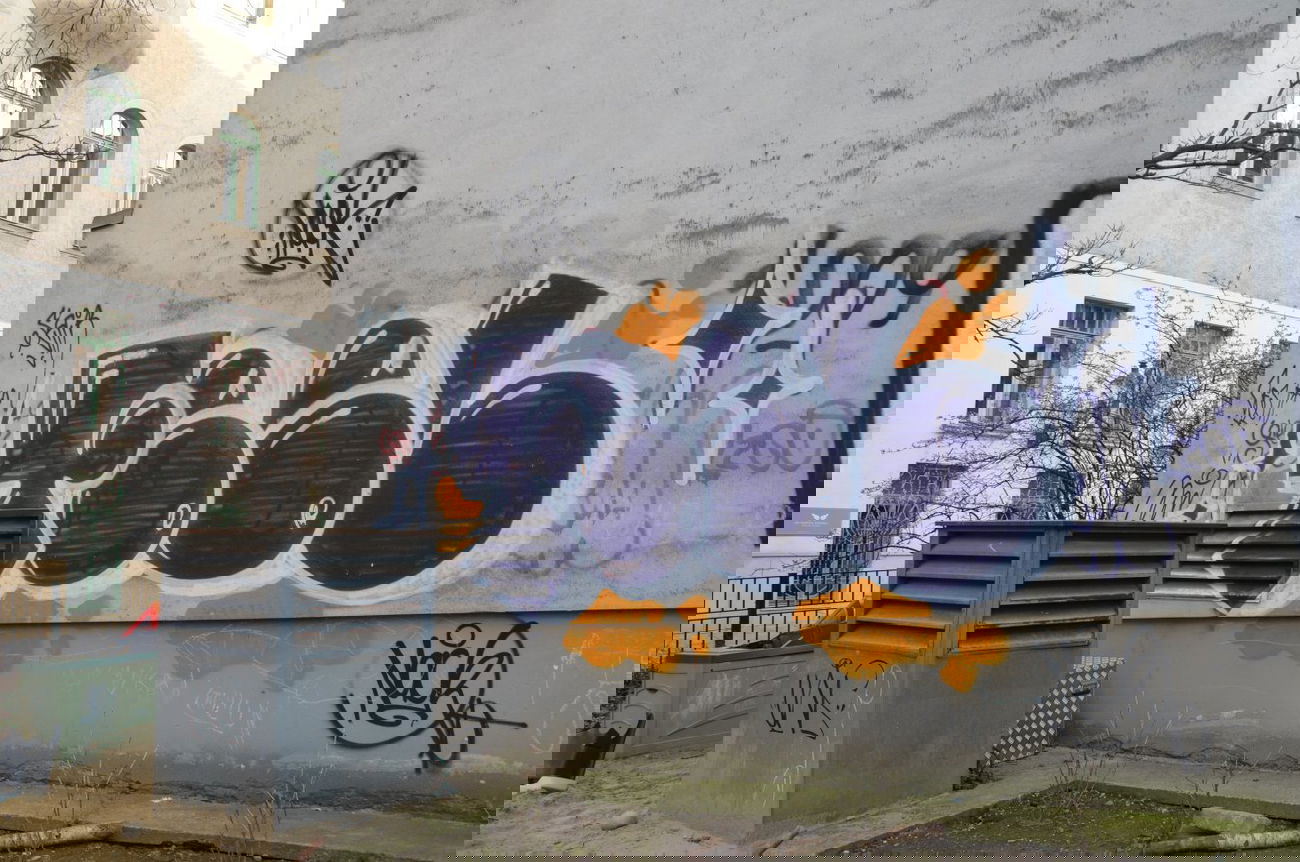 Graffiti Bombing in Vienna - Photo by Wolfneck - feel, graffiti, wien