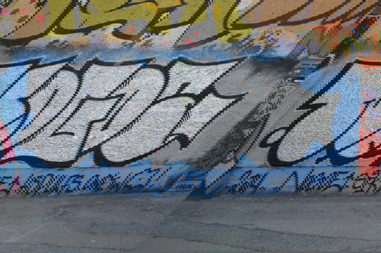 Graffiti Wall in Vienna - Photo by Wolfneck - nogoe, throw, up