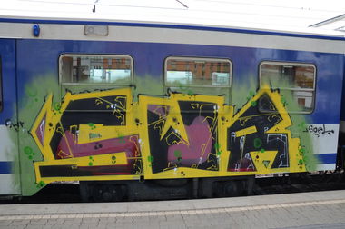 Graffiti Train in Vienna - Photo by Wolfneck - swr, graffiti, train