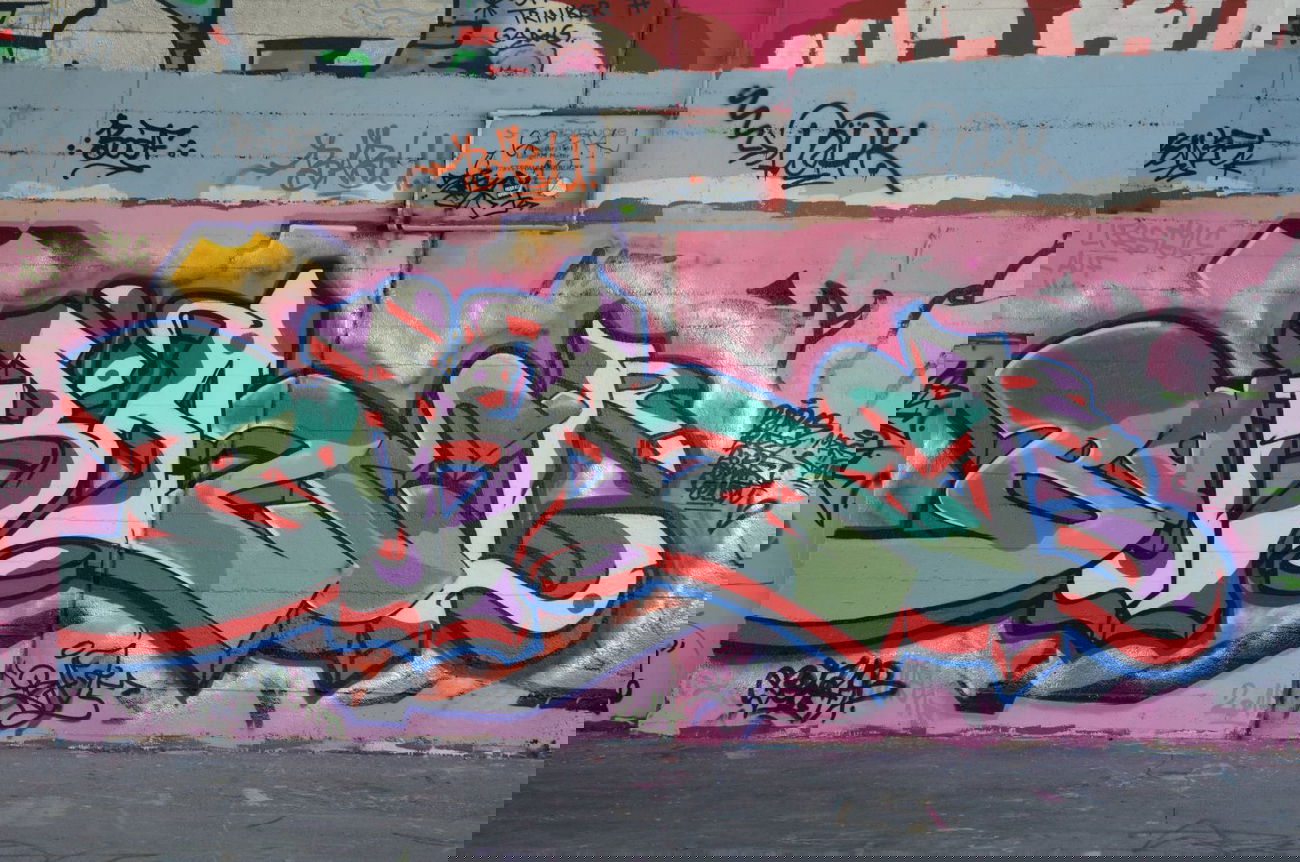 Graffiti Wall in Vienna - Photo by Wolfneck - boras, razel, graffiti