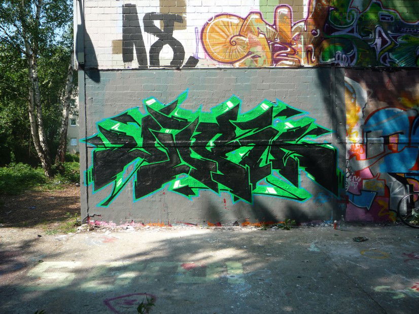 Graffiti Wall in Düsseldorf - Photo by Worker - Work, WNR