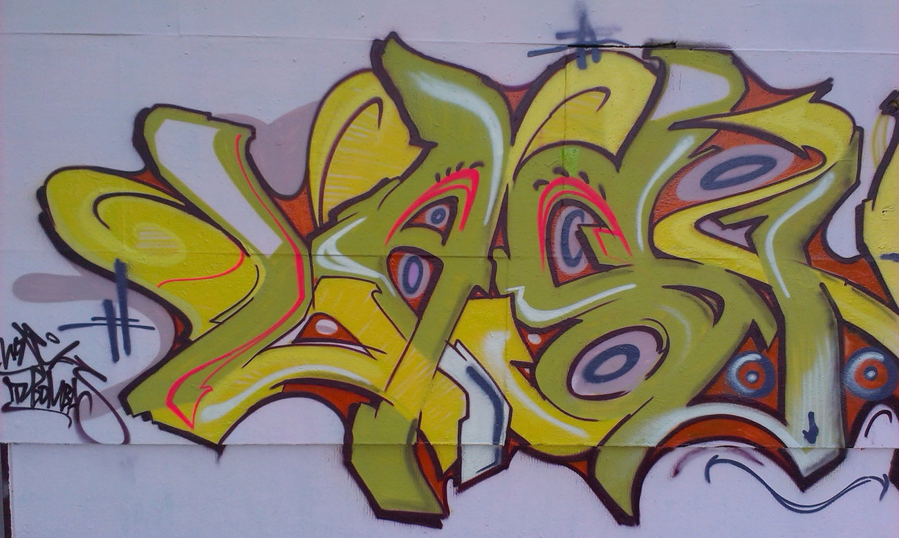 Graffiti Wall - Photo by Worm - TLB