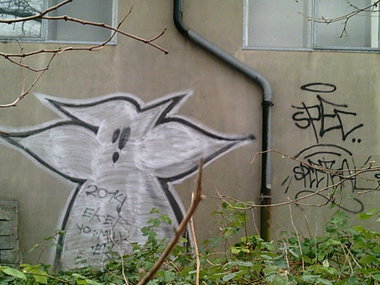 Graffiti Bombing - Photo by WurstUndKaese - EKER, ghost, spectral (2014)
