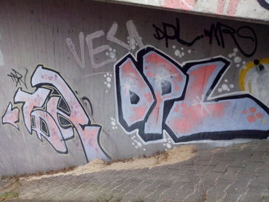 Graffiti Wall - Photo by WurstUndKaese - TDR, war, dpl