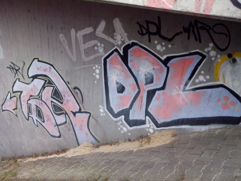 Graffiti Wall - Photo by WurstUndKaese - TDR, war, dpl