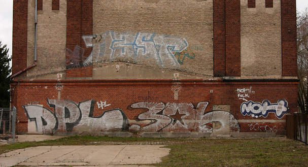 Graffiti Bombing - Photo by WurstUndKaese - DPL, Noh, 306