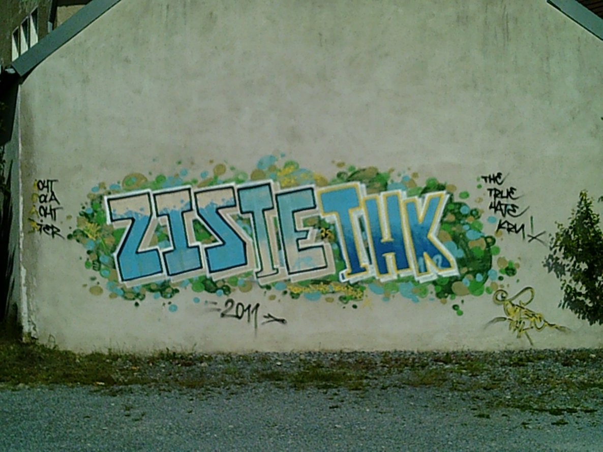 Graffiti Bombing - Photo by WurstUndKaese - Ziste, Quiste, THK (2011)