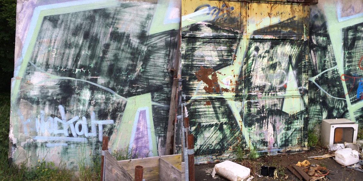 Graffiti Bombing - Photo by WurstUndKaese - KO, Knock, out (2002)