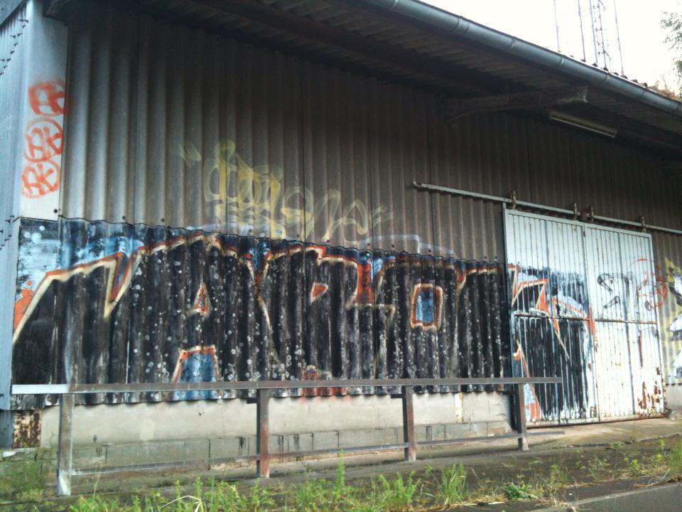 Graffiti Bombing - Photo by WurstUndKaese - Arok, ahs, Ksl (2002)