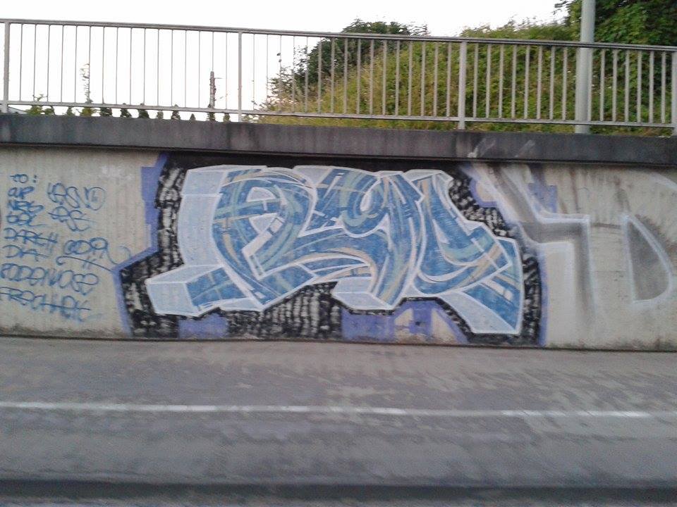 Graffiti Bombing - Photo by WurstUndKaese - amo, tut, nrg (1998)