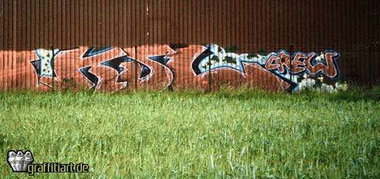 Graffiti Bombing - Photo by WurstUndKaese - Ksl, Cn, KingSizeLetters (2002)