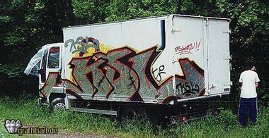 Graffiti Bombing - Photo by WurstUndKaese - Ksl, Truck, Kingsizeletters (2002)