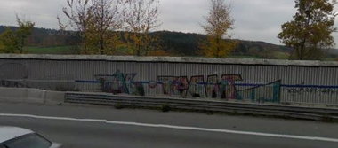 Graffiti Bombing - Photo by WurstUndKaese - tagteam, tt, bielefeld (2001)