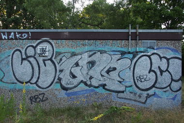 Graffiti Bombing - Photo by WurstUndKaese - Lie, Ufe, Lc (1997)