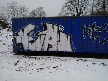 Graffiti Bombing - Photo by WurstUndKaese - Erok, Trainline, Gütersloh (2015)