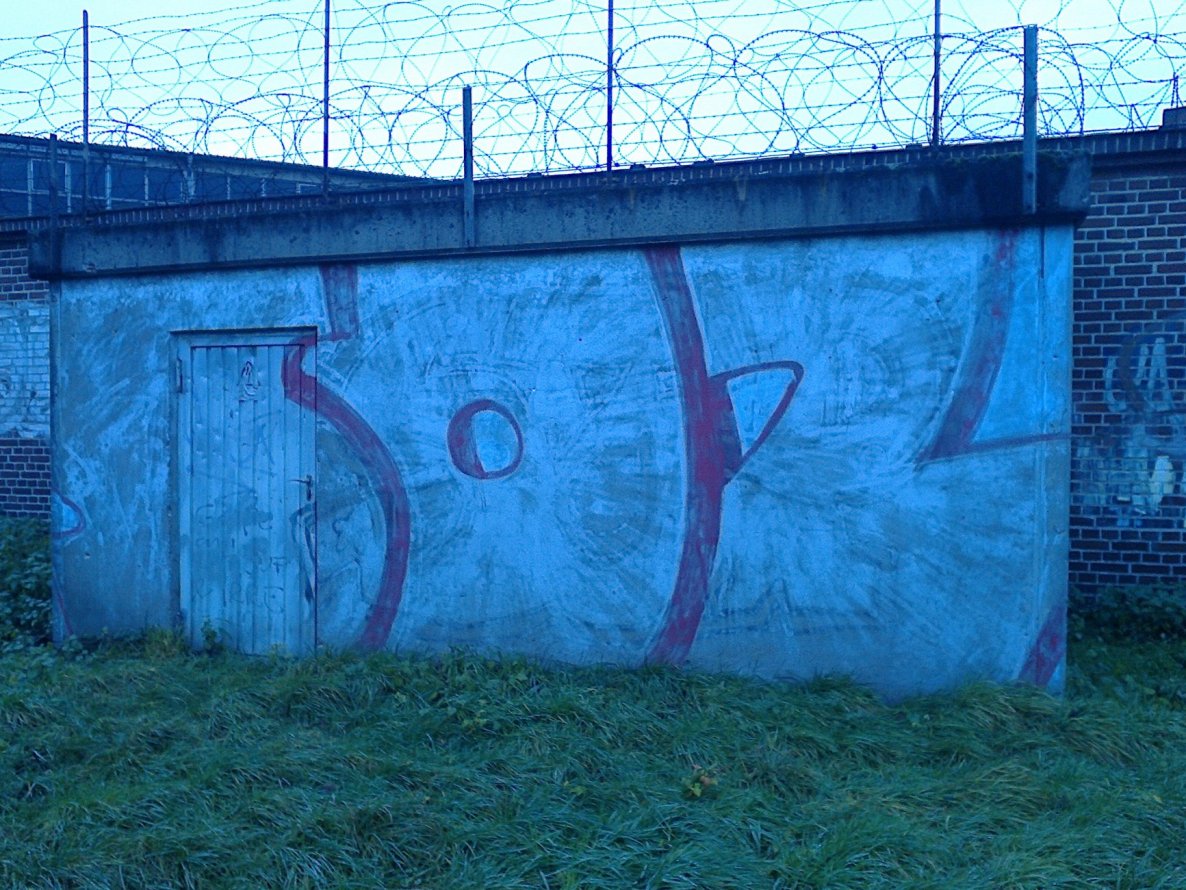 Graffiti Bombing - Photo by WurstUndKaese - Sore, Ahs, Arthools (2001)