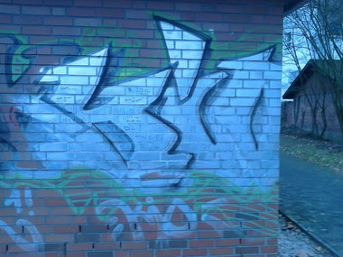 Graffiti Bombing - Photo by WurstUndKaese - Kio, Dmf, Gütersloh (2002)