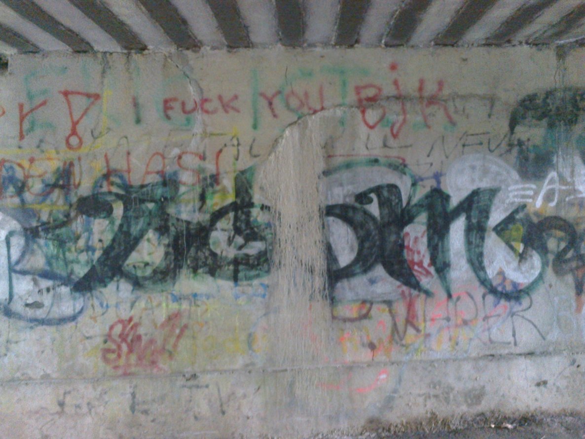 Graffiti Bombing - Photo by WurstUndKaese - Boom, Bsk